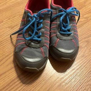 Vionic tennis shoes